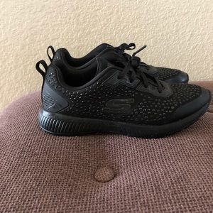 Skechers certified non-slip work sneakers 👟